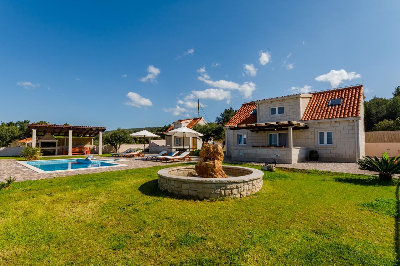 Villa Mis Supetar Luaran gambar