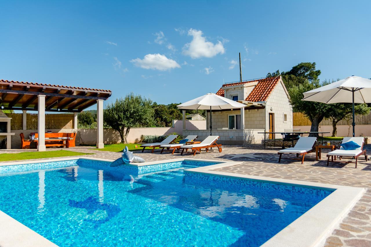 Villa Mis Supetar Luaran gambar