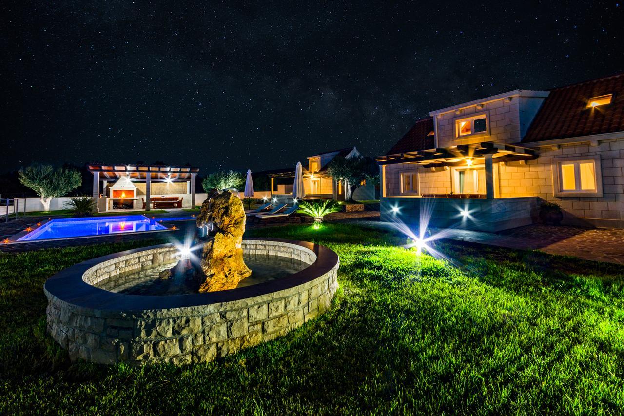 Villa Mis Supetar Luaran gambar
